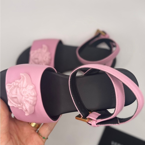 Versace Medusa Flat Sandals for Girls - Picture 6 of 8